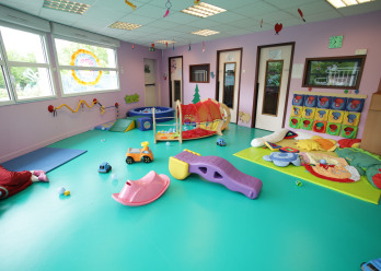 Salle d'éveil de la crèche Babilou Chardonnerets à Antony