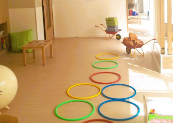 Salle de jeux au sein de la crèche Babilou de Saint-Remy-les-Chevreuse Limours 