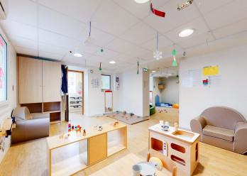 Salle d'activité de la crèche Babilou Saint-Priest Pic et Colegram