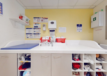 Salle de change de la crèche Babilou Saint-Priest Pic et Colegram