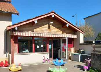 Entrée extérieure de la micro-crèche Babilou Eveux Eglise