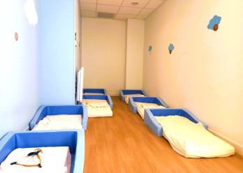 Dortoirs dans la crèche Babilou Grenoble Schuman