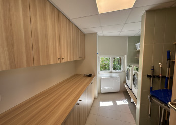 Espace buanderie de la crèche Babilou Cahors 7e Régiment