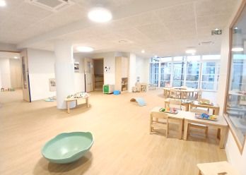 Salle principale de la crèche Babilou Saint-Maur Condé Normandie 