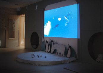 Diffusion d'un dessin animé au sein de la crèche Babilou Lezennes Moulin