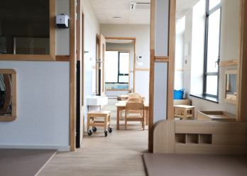 Vue de l'intérieur de la crèche Babilou Pacé Trieux 