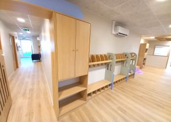 Vestiaire pour enfants au sein de la crèche Babilou Antibes Deuxième Avenue