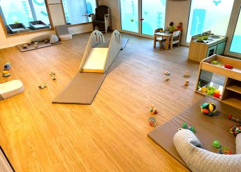 Salle d'activité au sein de la Crèche Babilou Eragny Guichard