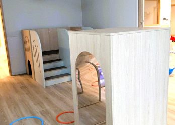 Jeux en bois au sein de la Crèche Babilou Cergy La Constellation
