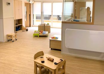 Vue sur espace extérieur au sein de la Crèche Babilou Levallois Vergniaud 