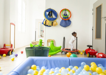 Parcours de motricité avec tapis crèche