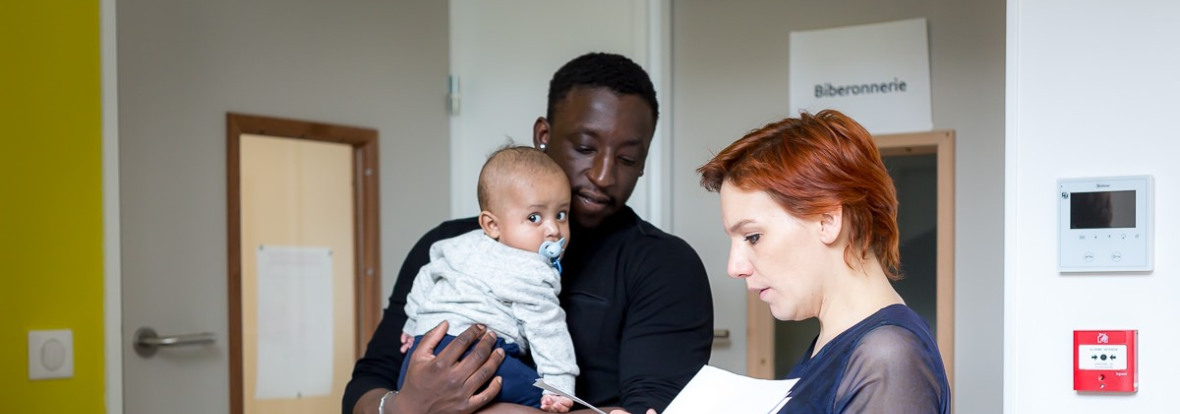 Pères enfants professionnels crèches