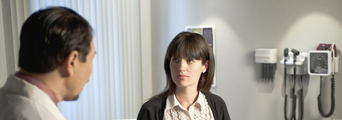 Femme enceinte en consultation médicale