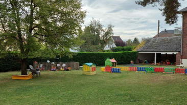 Jardin de la crèche Les P'tits Loups à Beauvais