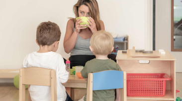 001 - Babilou Boulogne Aguessau coin dinette professionnelle avec enfants