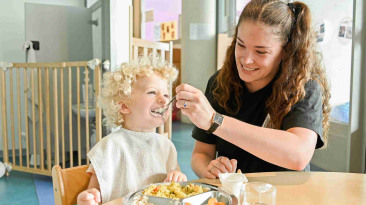 581 - Babilou Montpellier Nuage temps de repas enfant et professionnelle