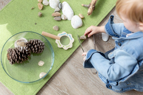 Jeu d'éveil et sensoriel- Méthode Montessori : le toucher (un jeu pour découvrir les textures Jeu d'éveil et sensoriel- Méthode Montessori : le toucher (un jeu pour découvrir les textures