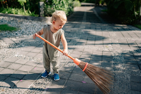 Pourquoi confier des tâches ménagères à son enfant ?