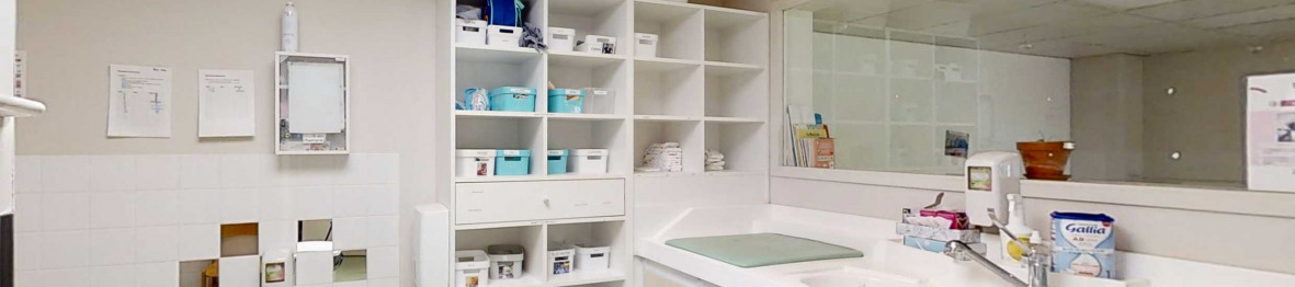 031 - Babilou Saint Grégoire Boutière salle de change