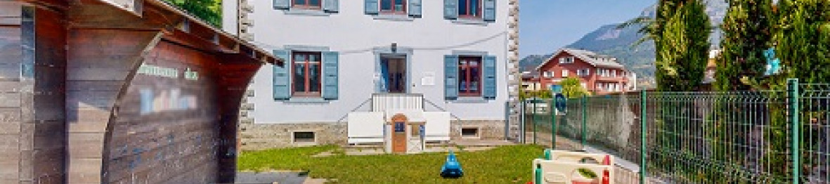 181 - Babilou Saint-Gervais Le Fayet jardin avec des jeux