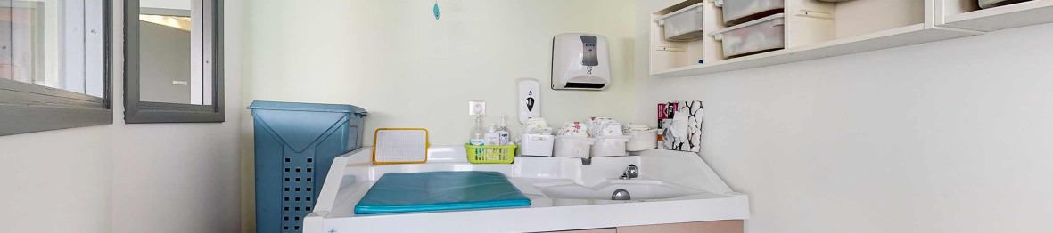 581 - Babilou Montpellier Nuage salle de change