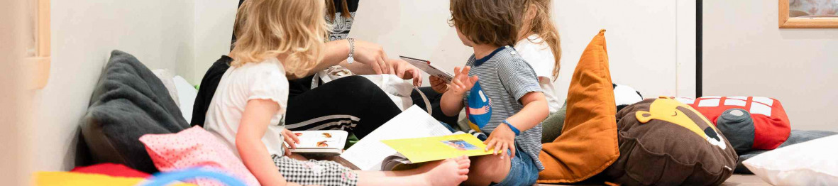 631 - Babilou Bordeaux Douet coin lecture avec des enfants