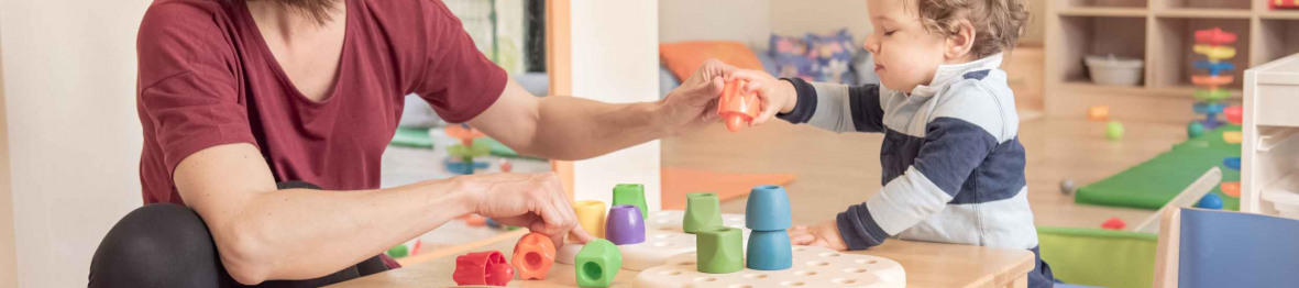 668 - Babilou Boulogne Gallieni 85 pôle construction avec un enfant