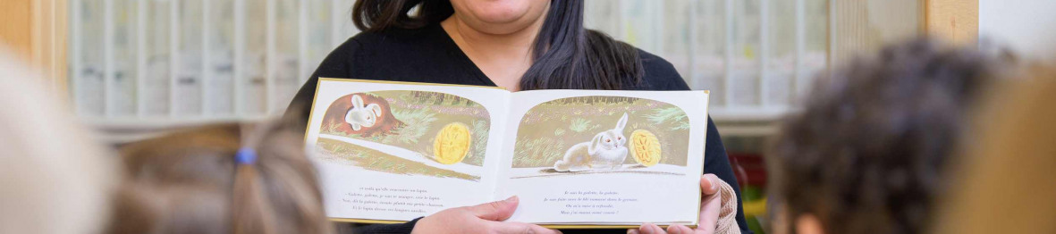 676 - Babilou Paris Ternes professionnelle dans le coin lecture