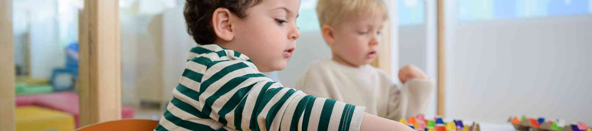 676 - Babilou Paris Ternes activité sur les couleurs 