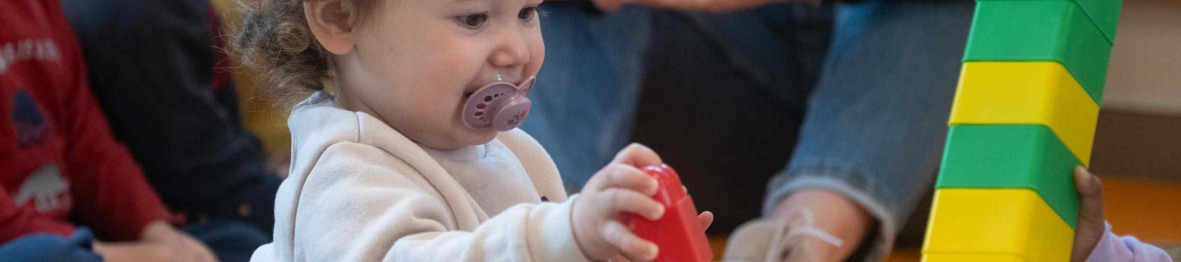 702 - Villepreux Entrepreneurs 1 activité construction avec un bébé