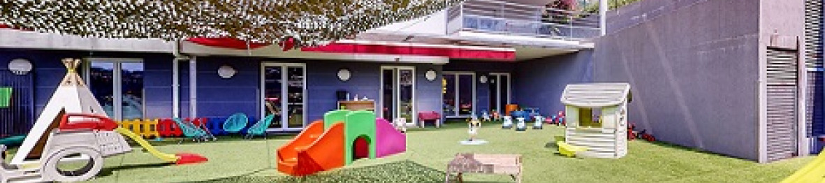 123 - Babilou Vallauris Souvenir Français - jardin en crèche