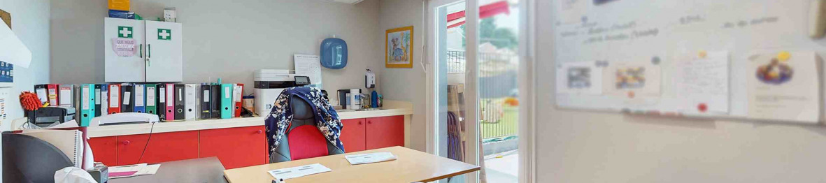 123 - Babilou Vallauris Souvenir Français - bureau