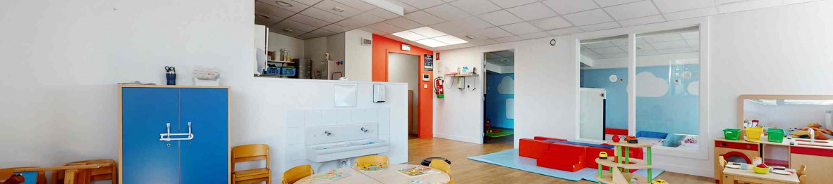 152 - Babilou Les Muraux Foch - espace avec différents pôles de jeux