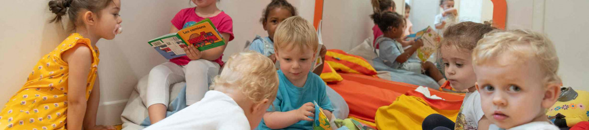 242 - Babilou Nice Meyerbeer _ groupe d'enfants qui jouent