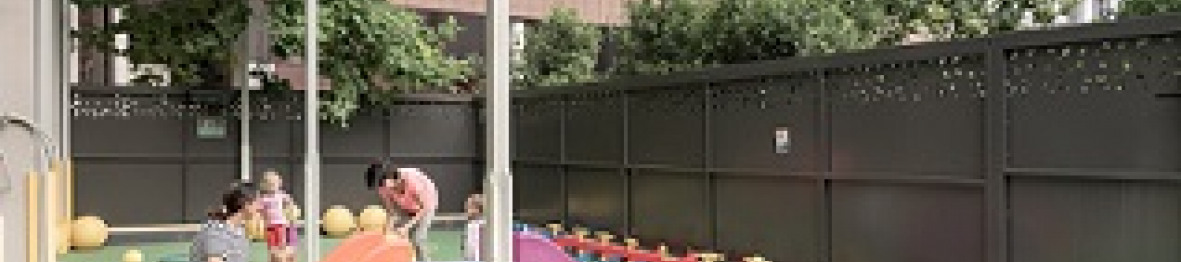 474 - Babilou Clichy Chancé Milly - groupe d'enfants dans le jardin