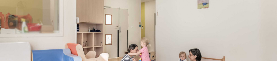 474 - Babilou Clichy Chancé Milly - groupe d'enfants dans une salle de jeux