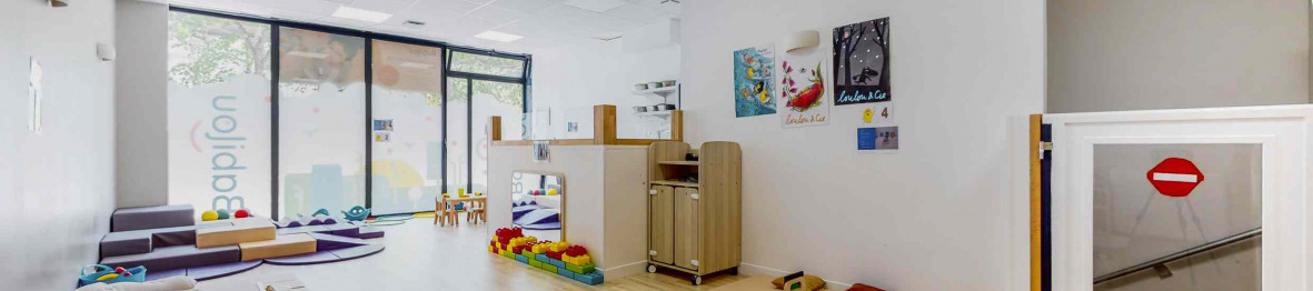 673 - Babilou Paris Clouet - salle avec différents pôles de jeux