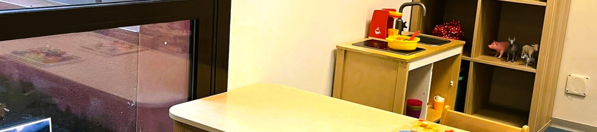 Table et chaise au sein de la micro-crèche Montpellier Babilou Club 7