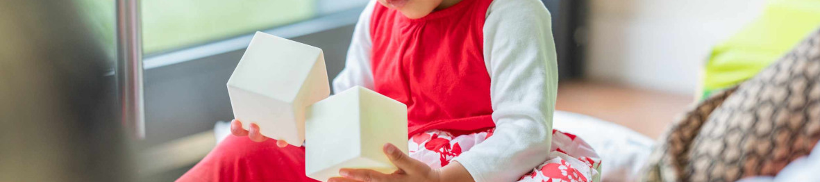 Une petite fille en crèche Babilou