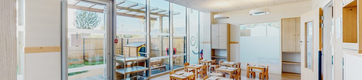 Espace dehors/dedans en crèche Babilou