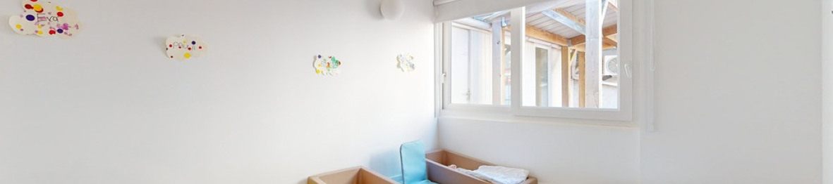 Salle de repos en crèche Babilou pour les enfants