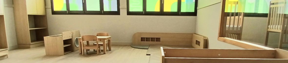 Fenêtres sur l'espace d'éveil au sein de la crèche Babilou Annecy Leroux