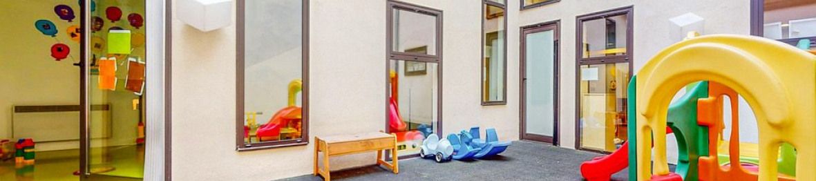 L'extérieur de la crèche