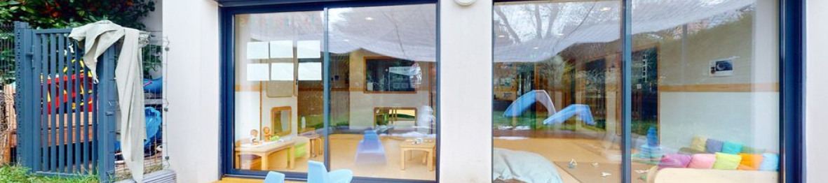 L'extérieur de la crèche