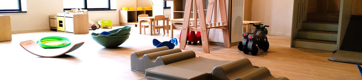 Vue d'ensemble de la salle d'éveil au sein de la crèche Babilou Pacé Trieux 