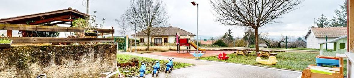 L'extérieur de la crèche 