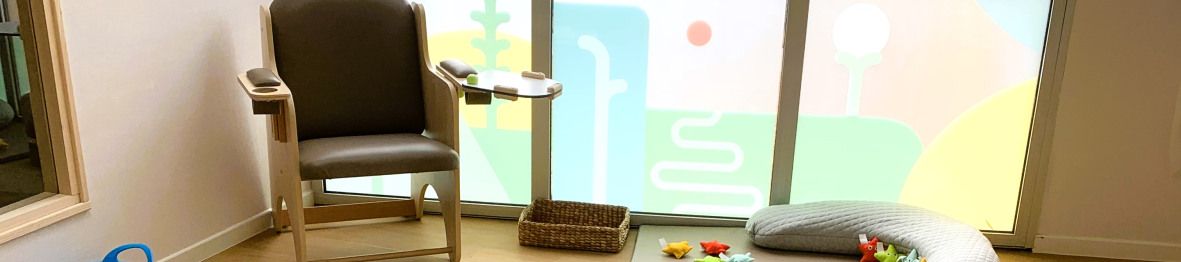 Tapis de sol et vitrophanie au sein de la Crèche Babilou Le Pecq Sartrouville