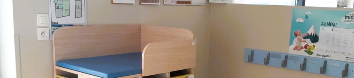 Casiers de rangement au sein de la micro-crèche Babilou Marcq Maginot