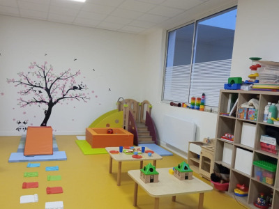 Salle de jeu de la creche Nurses et Rires