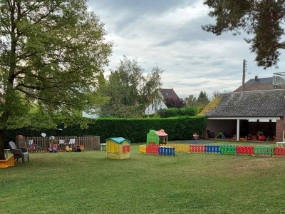 Jardin de la crèche Les P'tits Loups à Beauvais